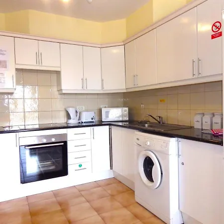 Lovely 1 Bedroom Apt In Castle Harbourc107 Apartman Los Cristianos